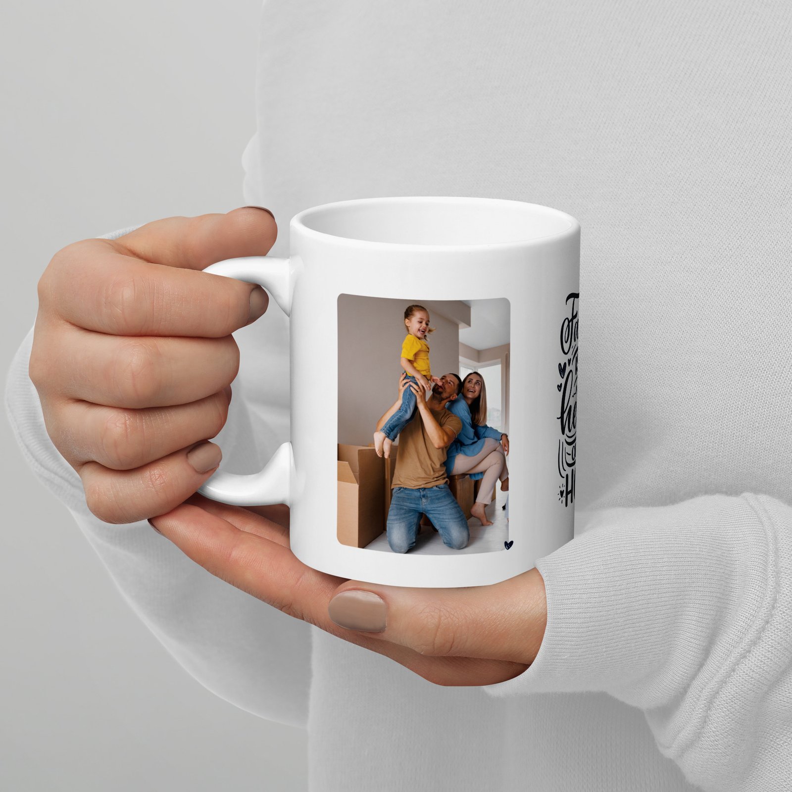 Cană personalizată Family is the heart of a home